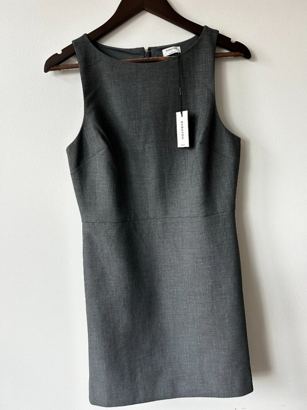 Aritzia Bond Dress NWT - Heather Charcoal - Size: 6 - Picture 5 of 6